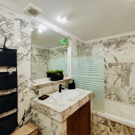 M&f Golf Views. Walk To Semesterbostad *