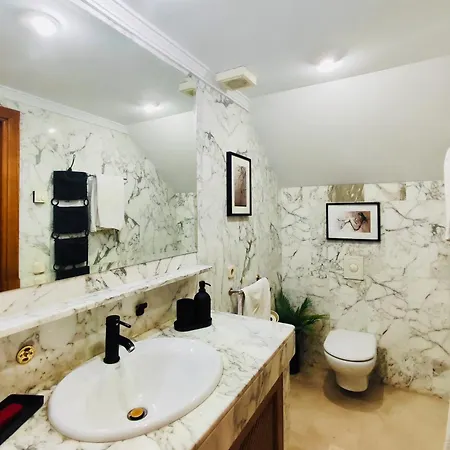 M&f Golf Views. Walk To Semesterbostad *